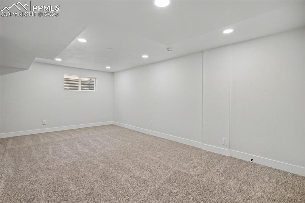 Image 35 of 47: Family Room