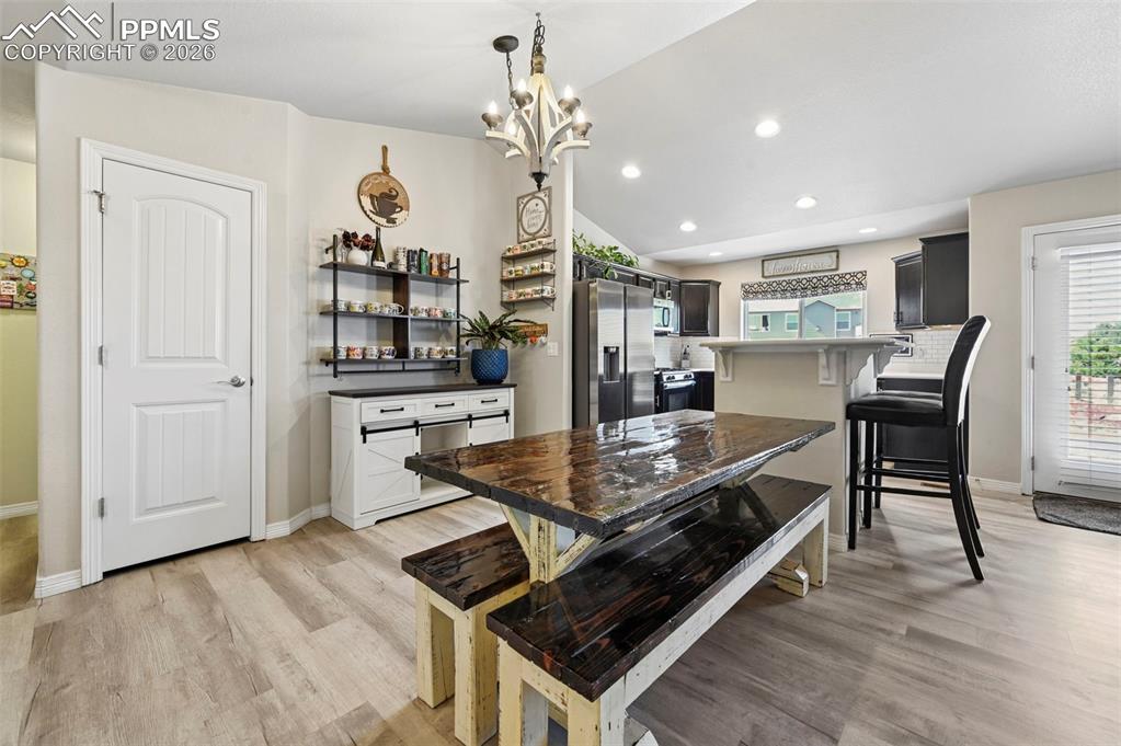 Image 20 of 49: Kitchen