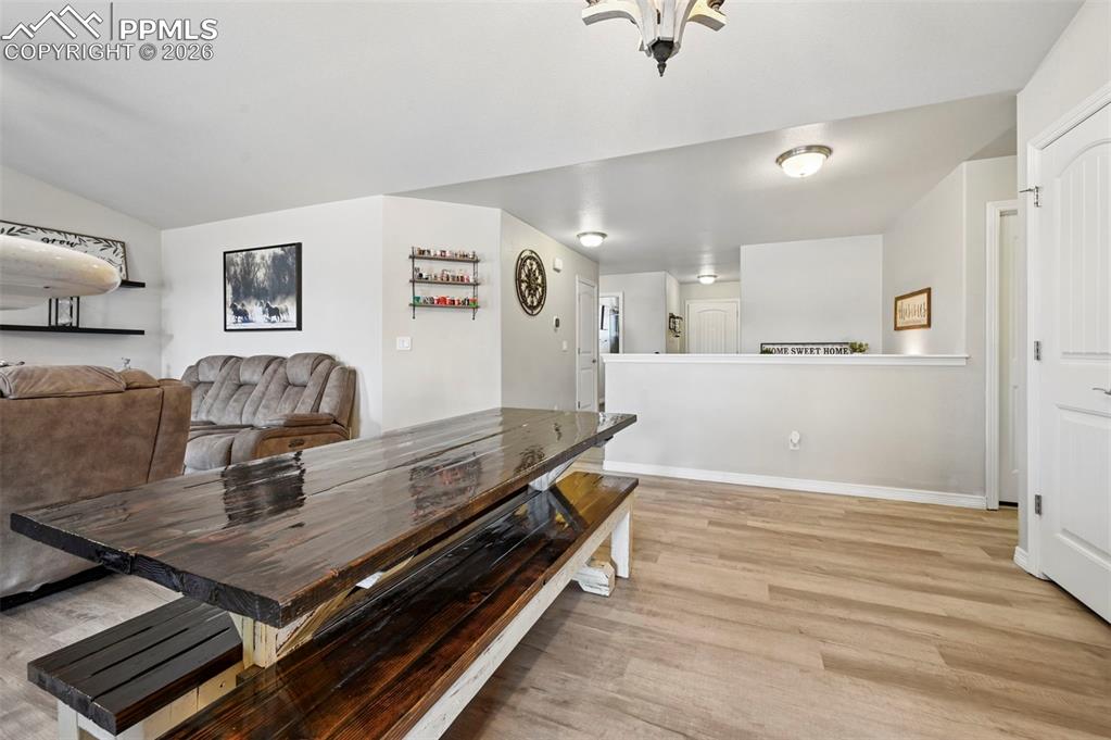 Image 24 of 49: Dining Area