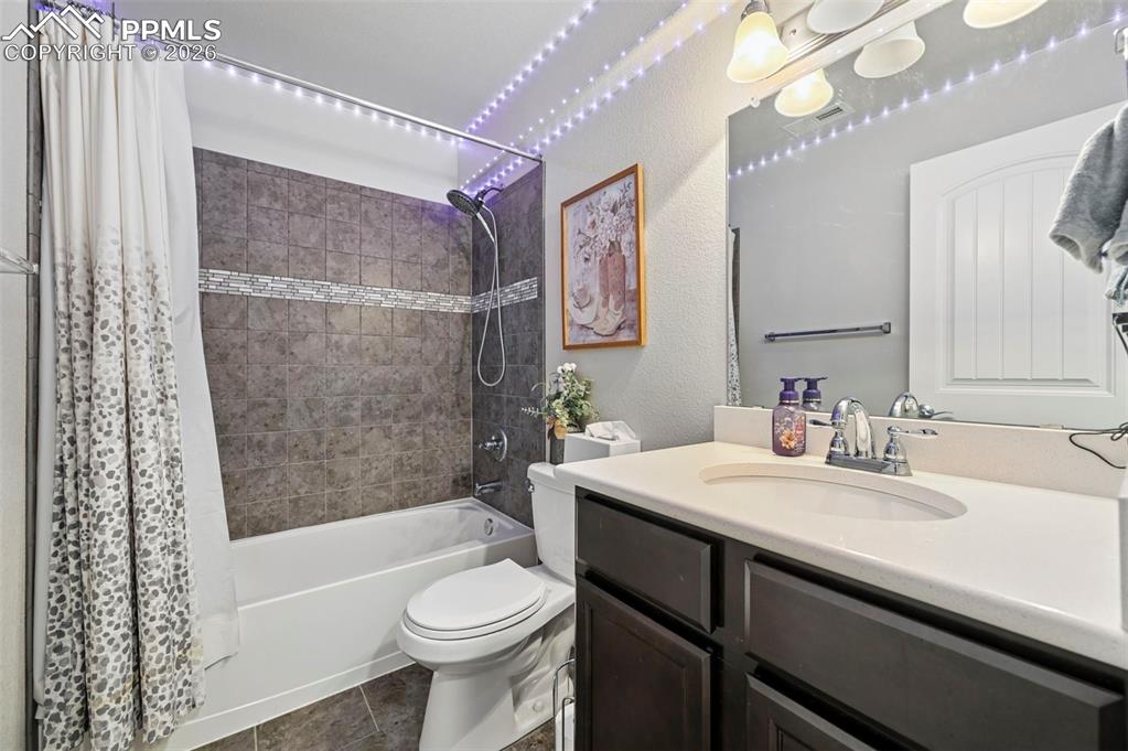 Image 42 of 49: basement bathroom
