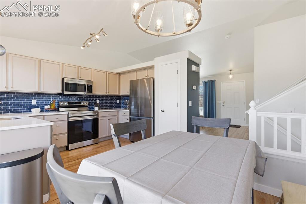 Image 13 of 45: Kitchen