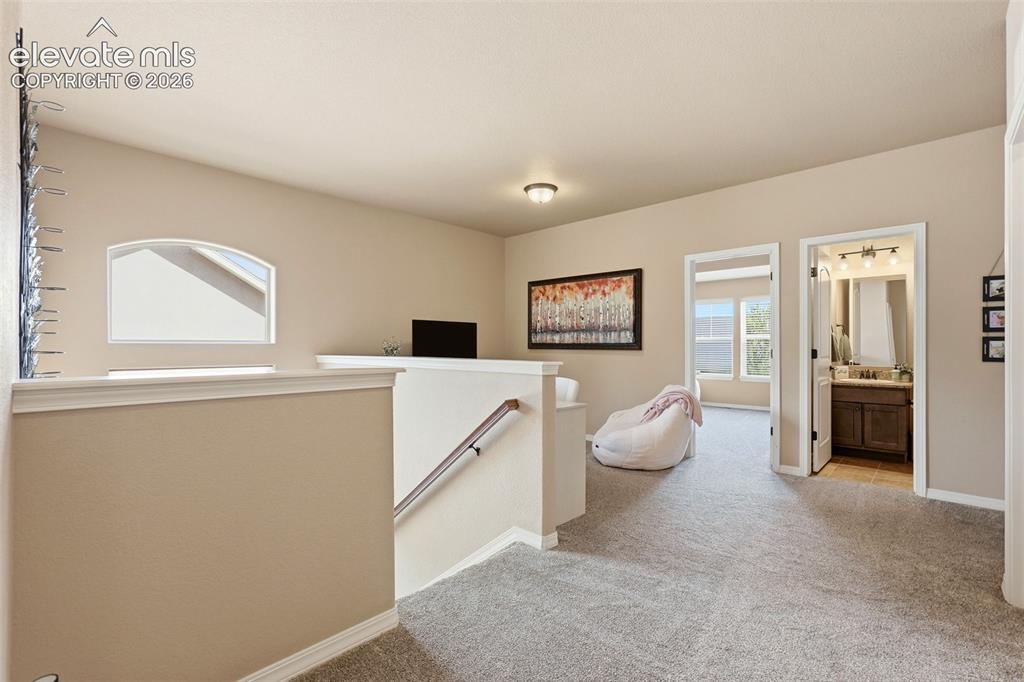 Image 18 of 47: Loft