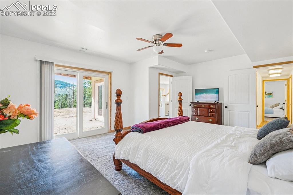 Image 27 of 50: Bedroom