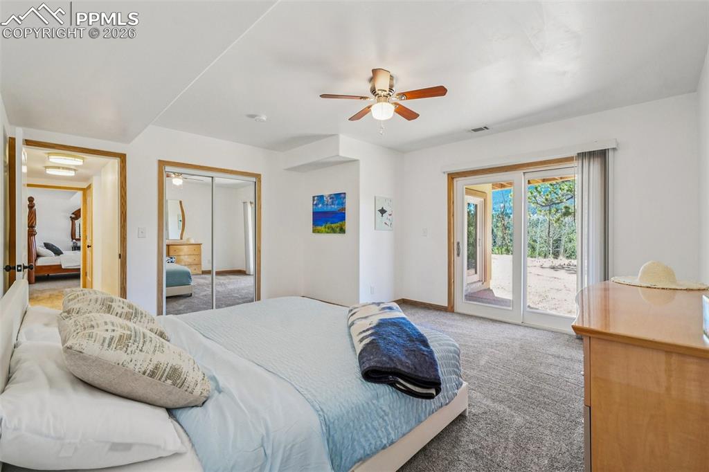 Image 31 of 50: Bedroom