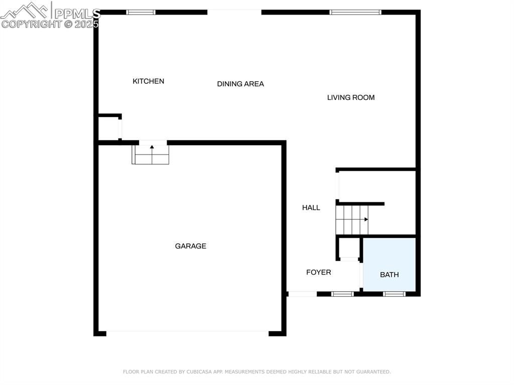 Image 36 of 38: View of room layout