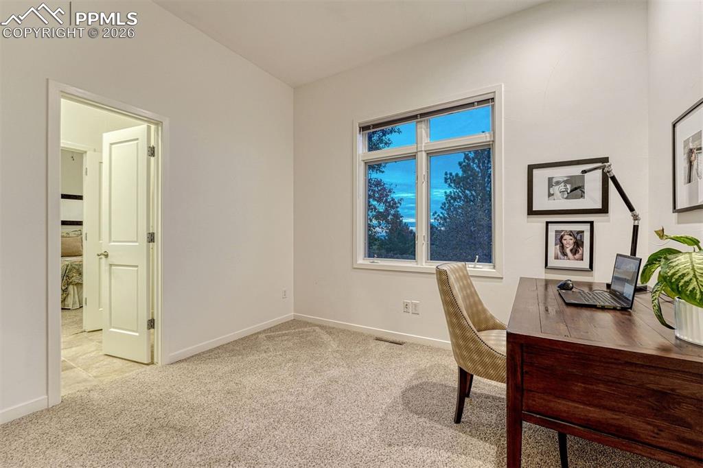 Image 17 of 47: Office