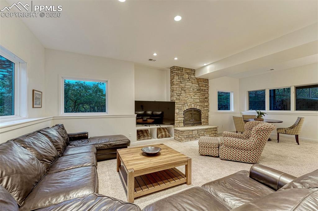 Image 24 of 47: Living Room