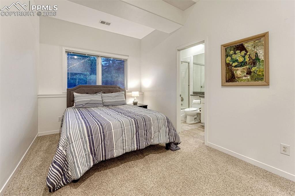 Image 32 of 47: Bedroom