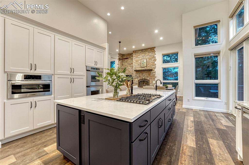 Image 8 of 47: Kitchen