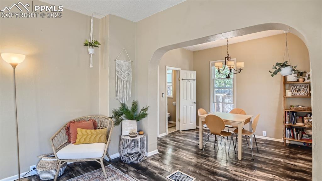 Listing 1300246, Image 10 of 31