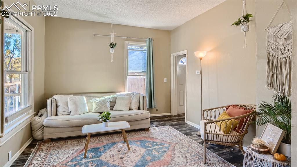Listing 1300246, Image 7 of 31