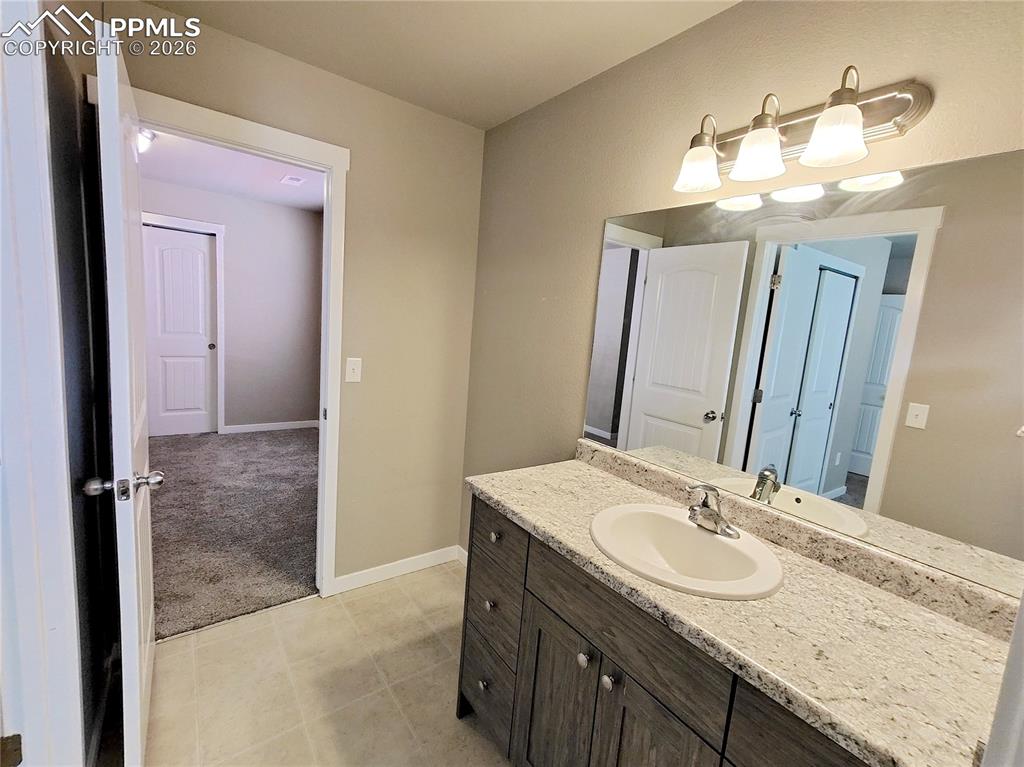 Image 17 of 25: Bathroom