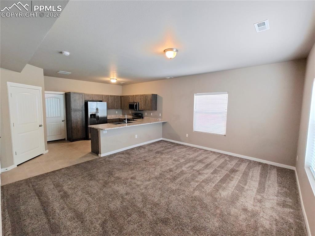 Image 2 of 25: Kitchen