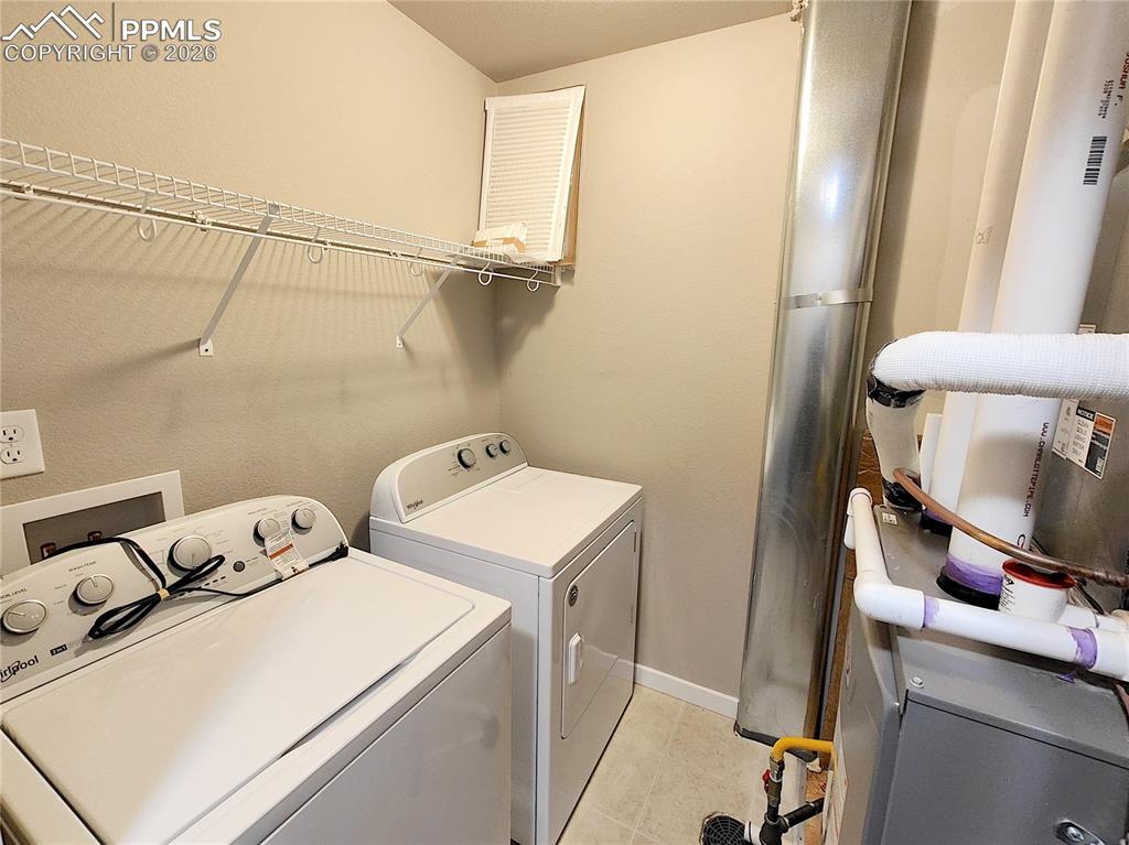 Image 23 of 25: Laundry