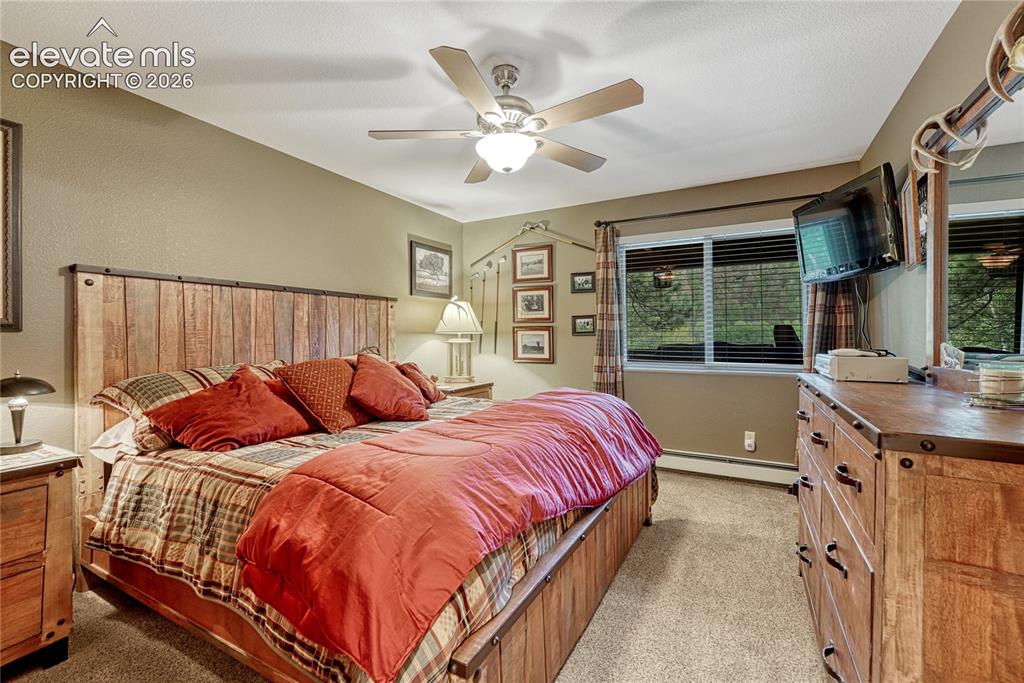 Image 19 of 41: Bedroom