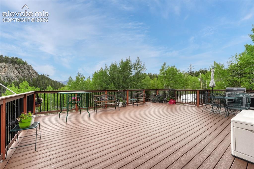 Image 7 of 41: Deck