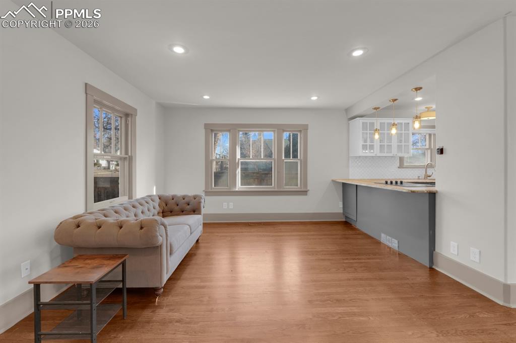 Image 16 of 39: Main level living room