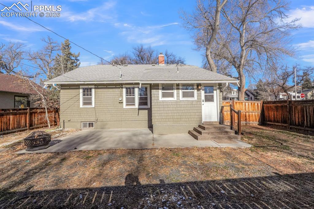 Image 29 of 39: Bungalow