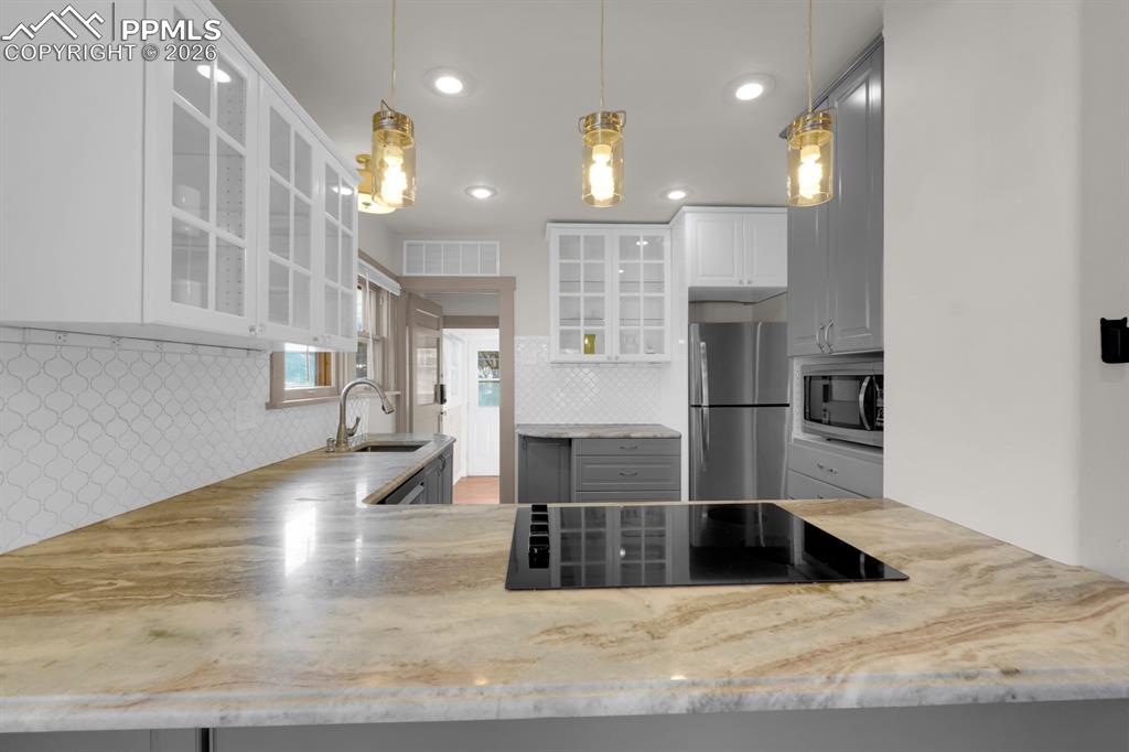 Image 9 of 39: Gorgeous counter tops!!