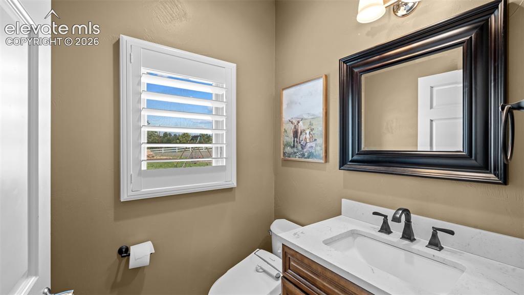 Image 25 of 49: Bathroom