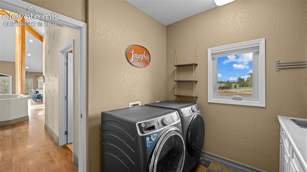 Image 26 of 49: Laundry