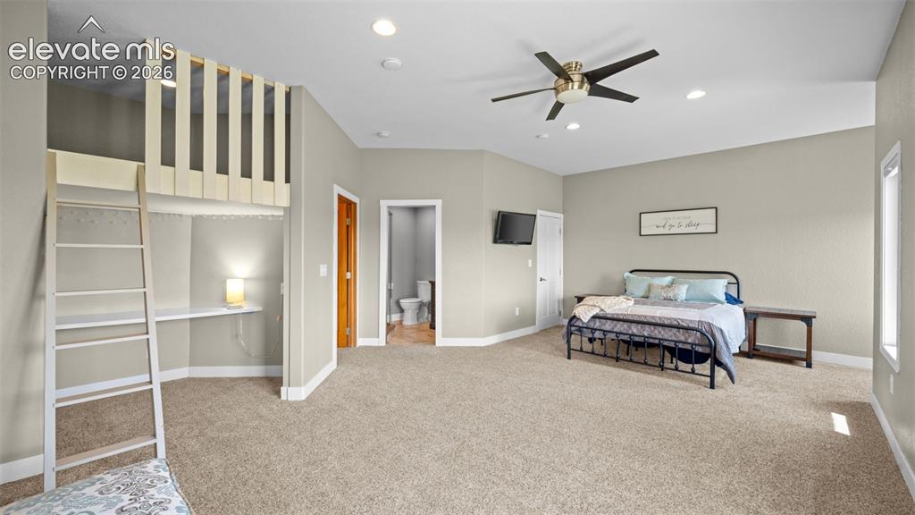 Image 36 of 49: Bedroom