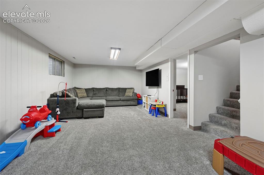 Image 14 of 22: Living Room