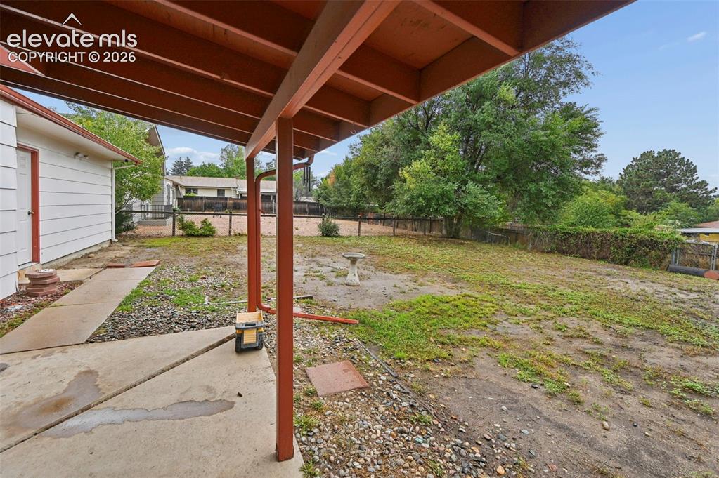Image 22 of 22: Yard