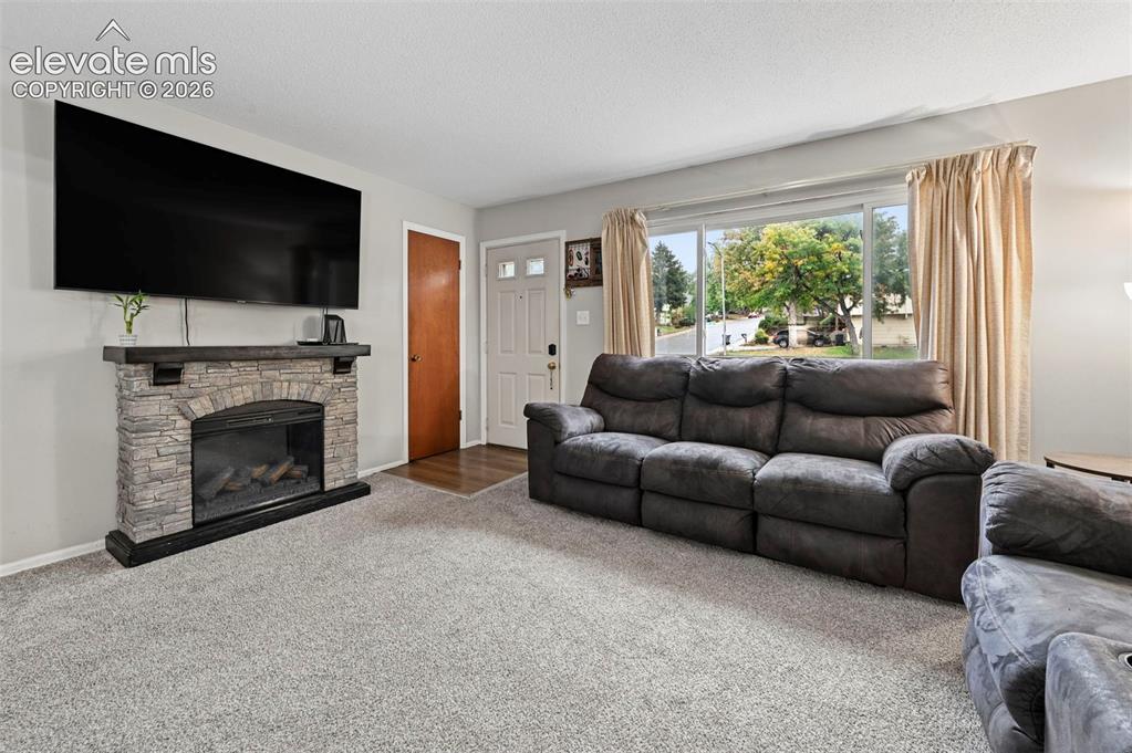 Image 6 of 22: Living Room