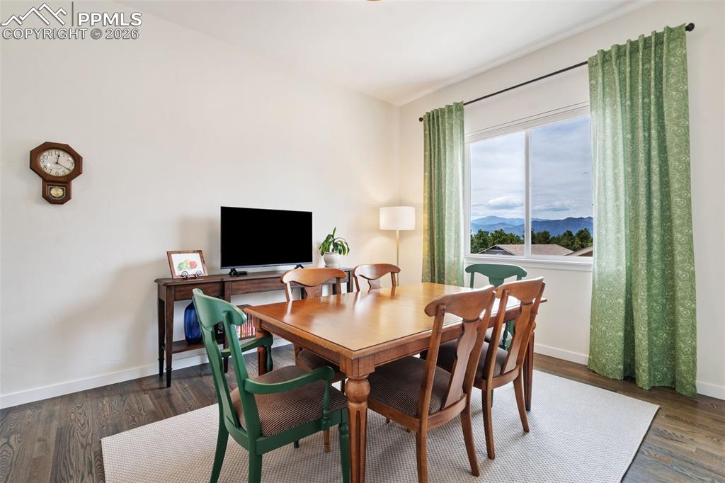 Image 12 of 48: Dining Area