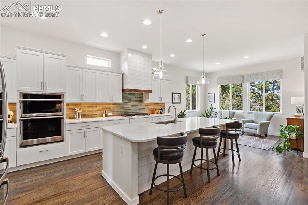 Image 14 of 48: Sitting Room