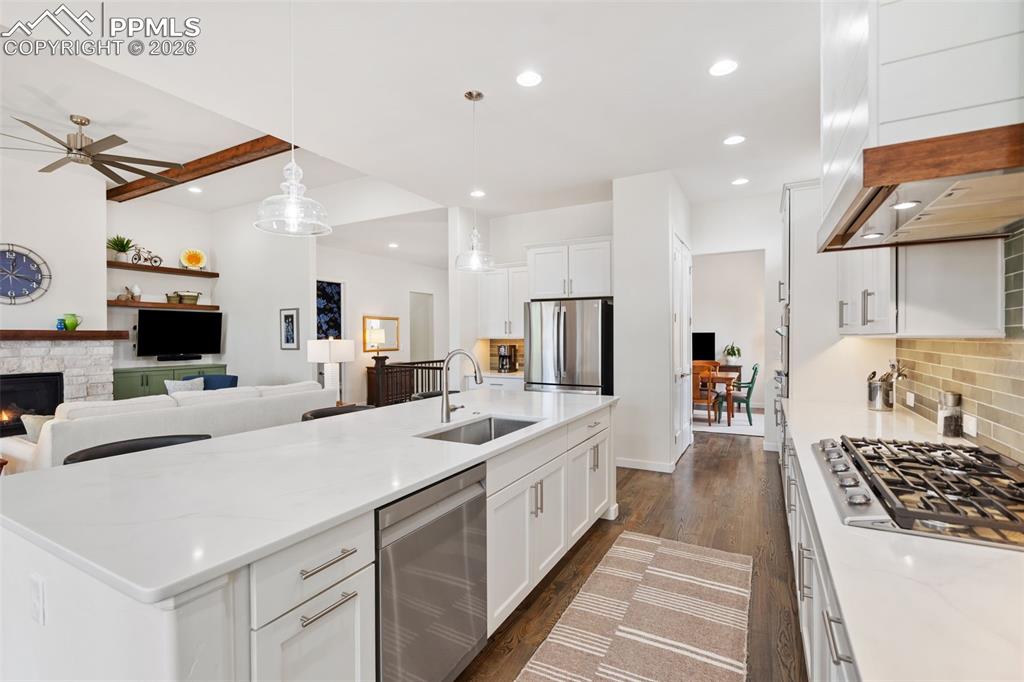 Image 16 of 48: Kitchen