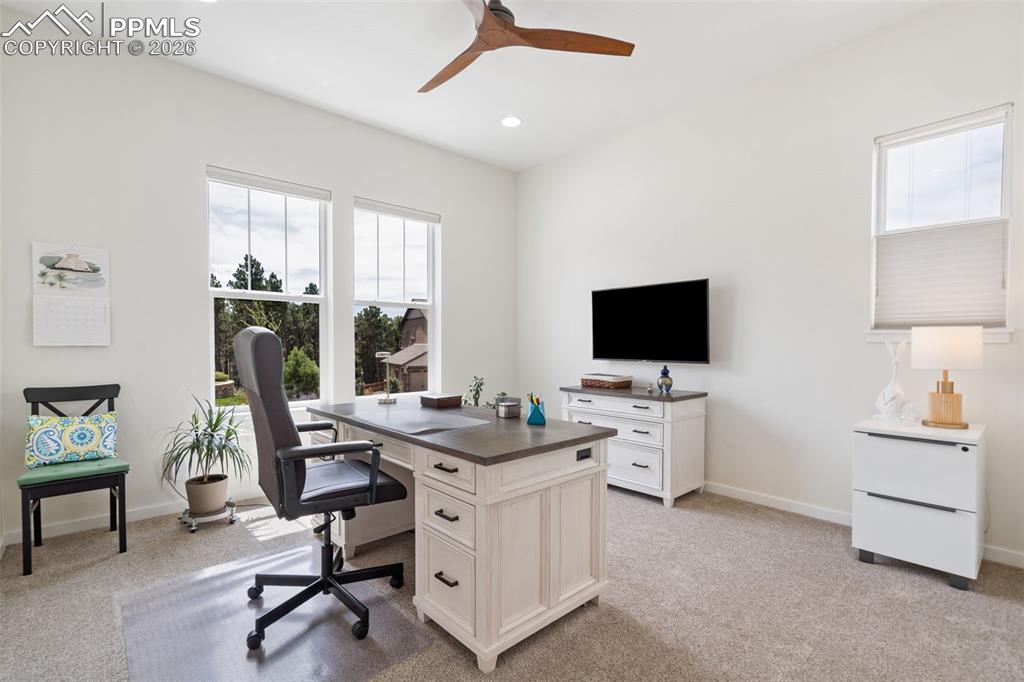 Image 22 of 48: Laundry