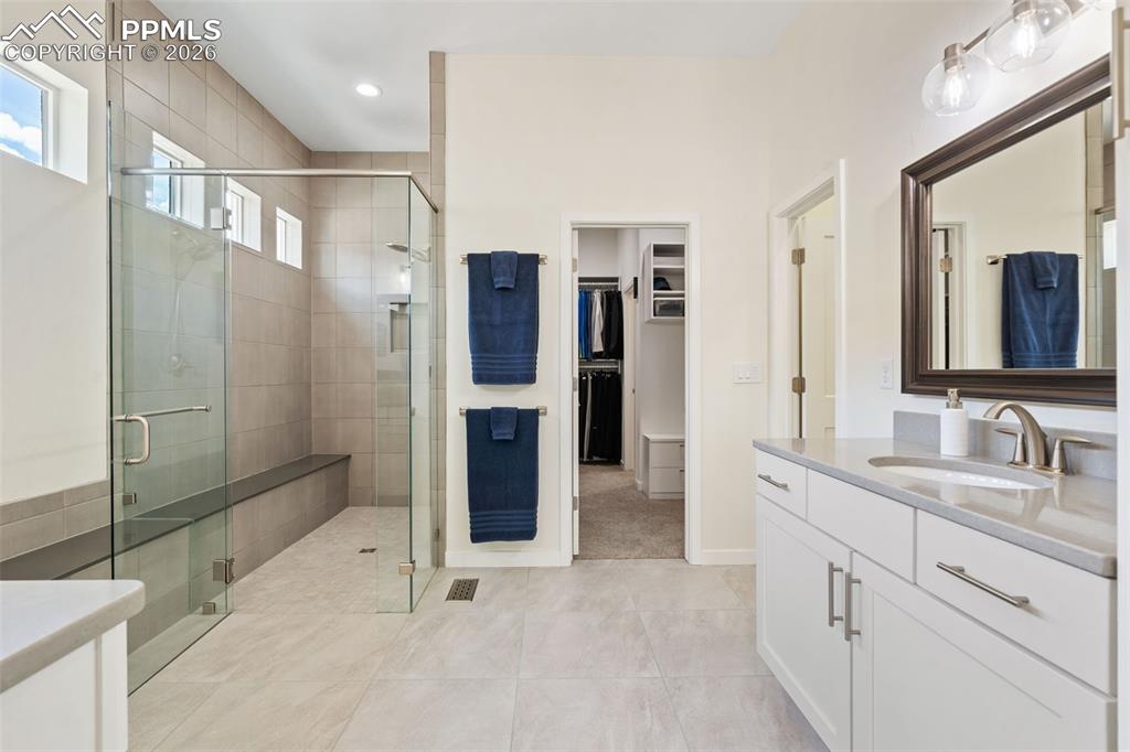 Image 26 of 48: Bedroom