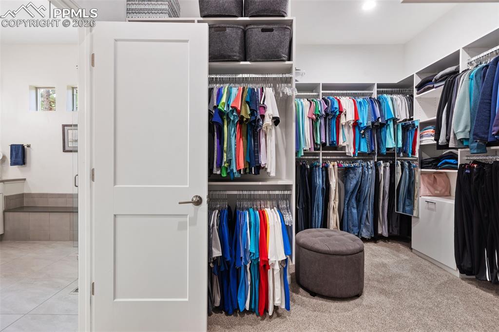 Image 28 of 48: Bathroom