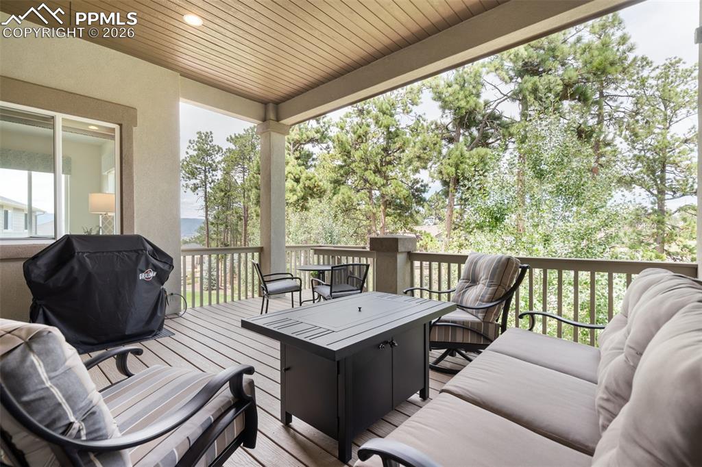 Image 40 of 48: Patio