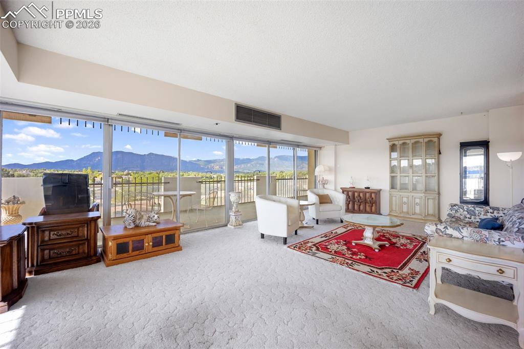 Image 11 of 27: Living Room