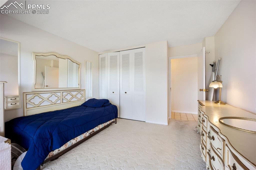 Image 13 of 27: Bedroom