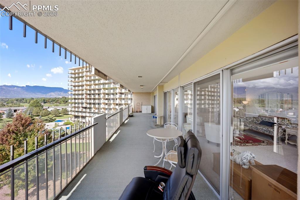 Image 19 of 27: Balcony