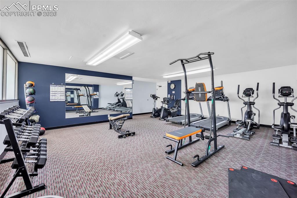 Image 24 of 27: Gym