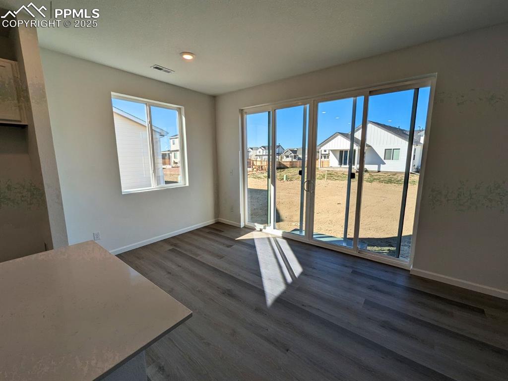 Image 4 of 12: Living Room
