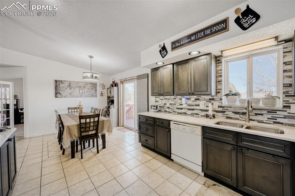 Image 11 of 37: Kitchen