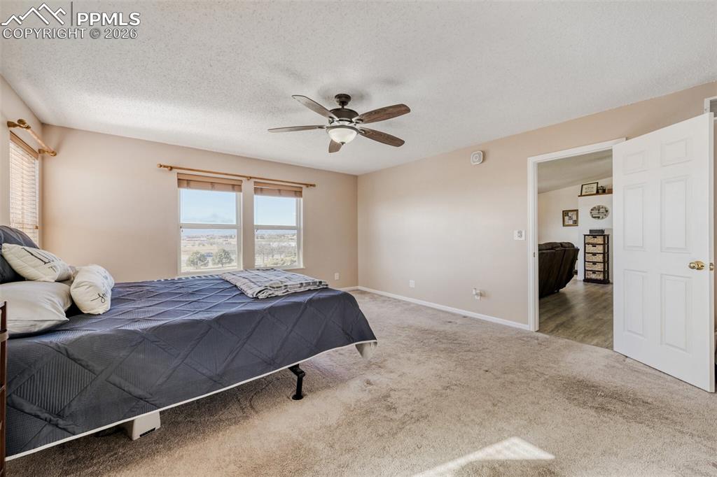 Image 17 of 37: Bedroom