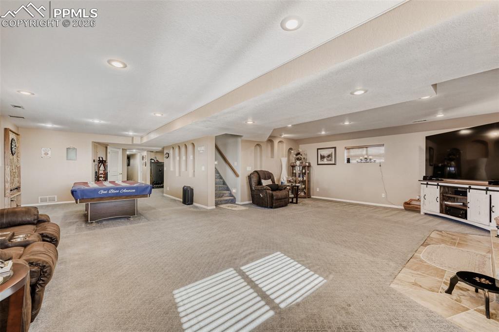 Image 26 of 37: Living Room