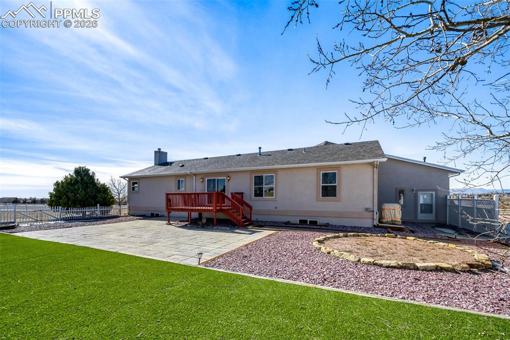 Image 35 of 37: Back of Structure