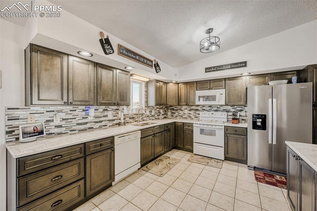 Image 9 of 37: Kitchen Recently Updated