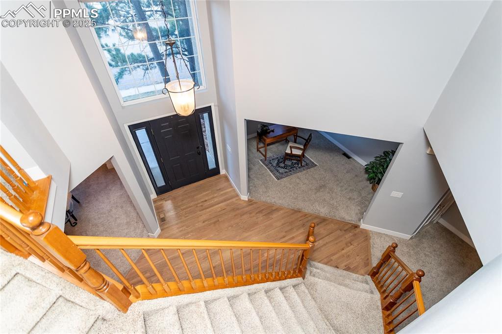 Image 25 of 50: Entry