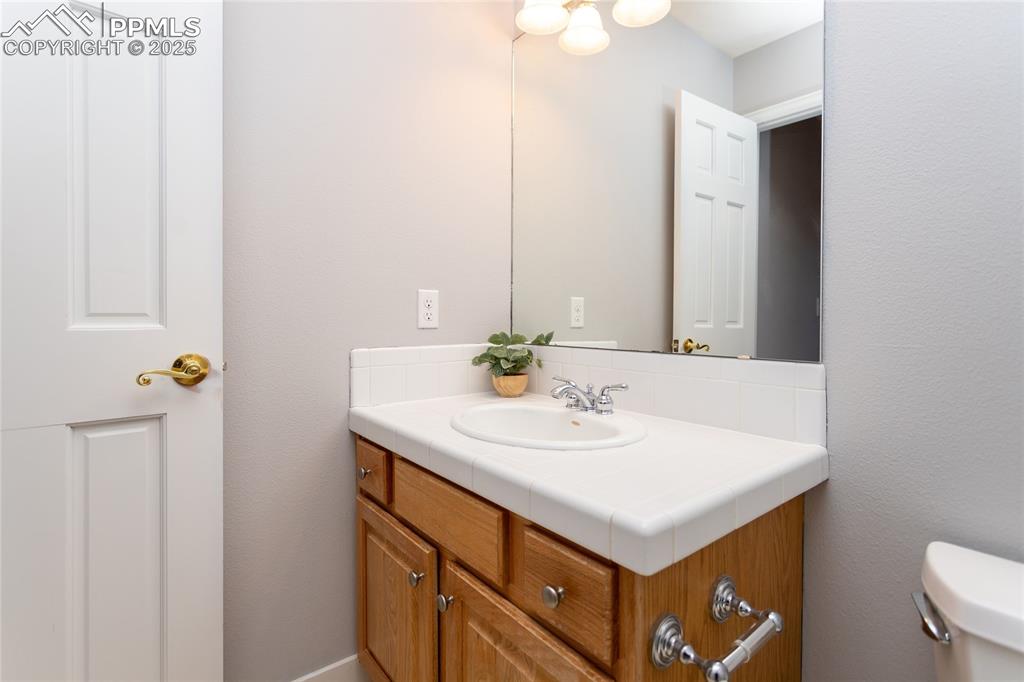 Image 27 of 50: Bathroom