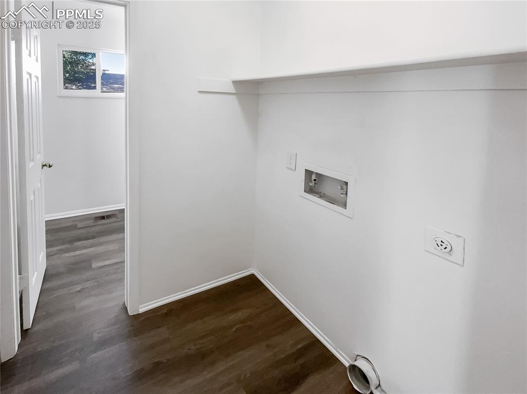 Image 12 of 22: Laundry