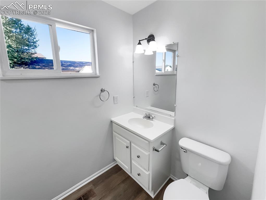 Image 14 of 22: Bathroom